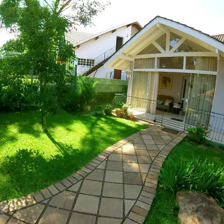 Pousada Ipe Amarelo E Quinta Dos Medeiros Bed & Breakfast Gramado Dış mekan fotoğraf