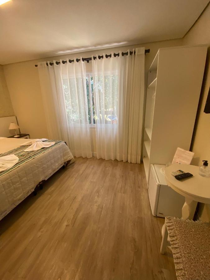 Pousada Ipe Amarelo E Quinta Dos Medeiros Bed & Breakfast Gramado Dış mekan fotoğraf
